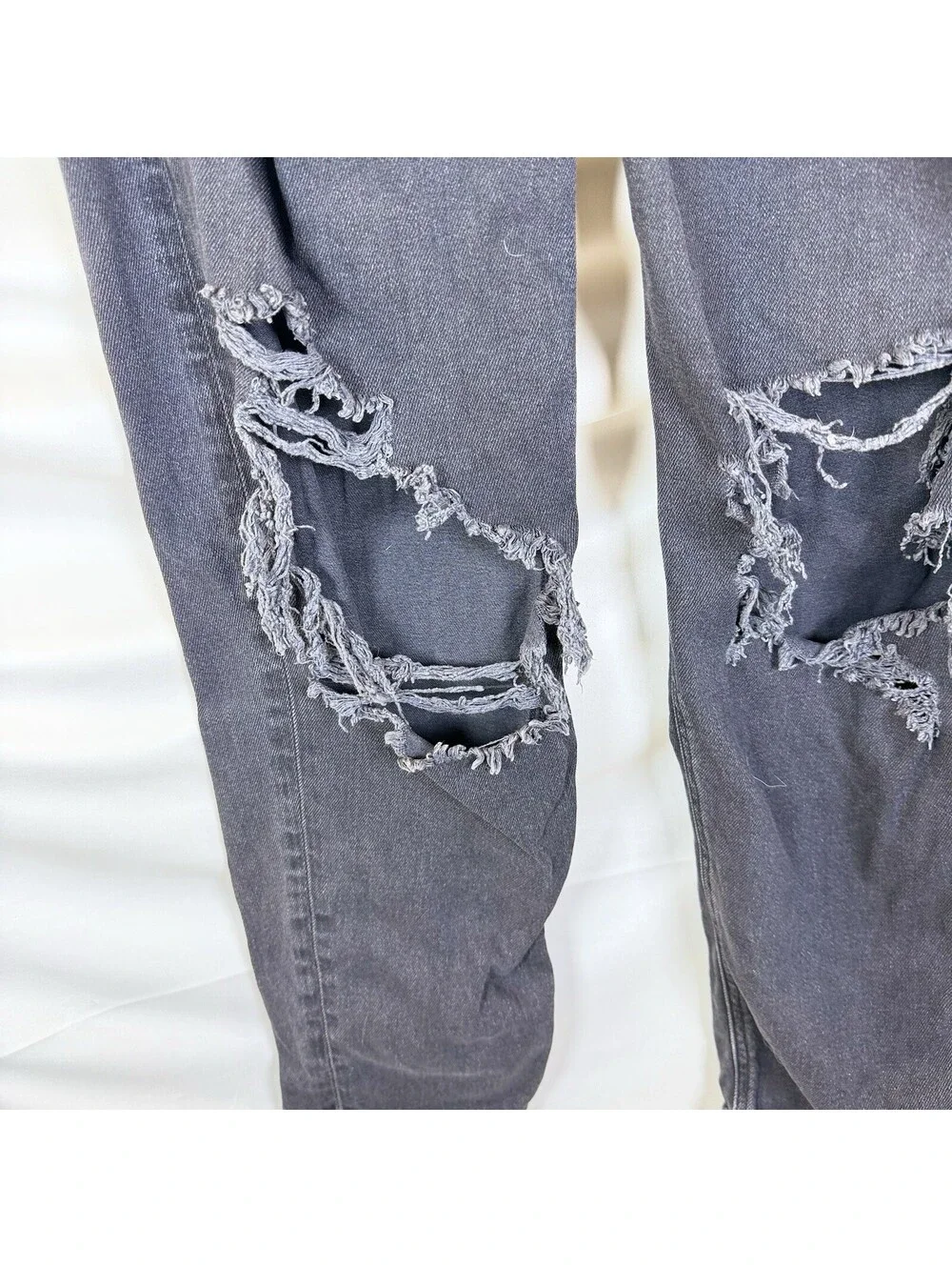 American Eagle Mom Jeans Black/Gray Denim Jeans Cotton Distressed Size 4 Reg